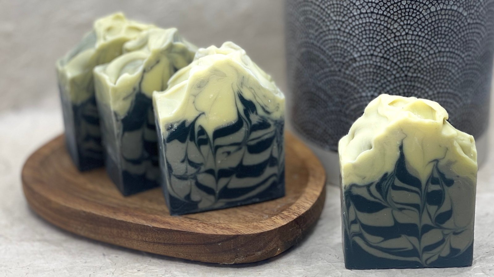 Savon DETOX argile noire & charbon actif